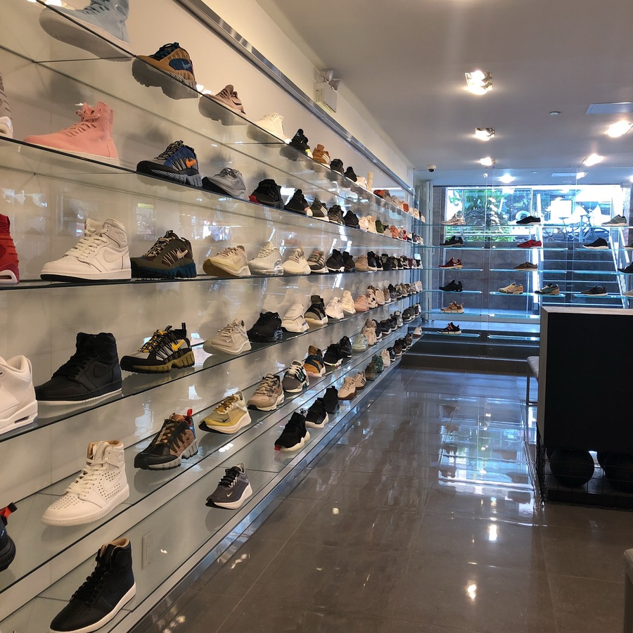 Capsule sneakers stores toronto
