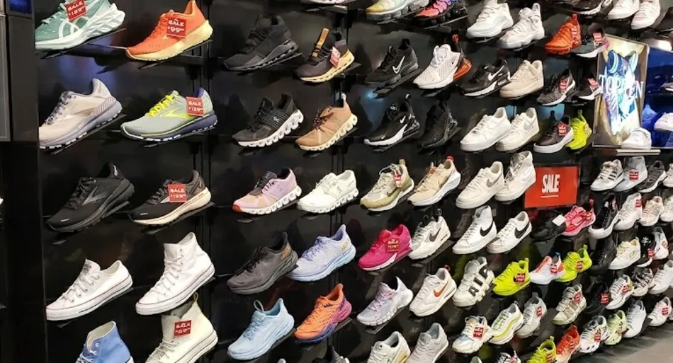 Sneakers Stores in Miami Foot Locker Miami 