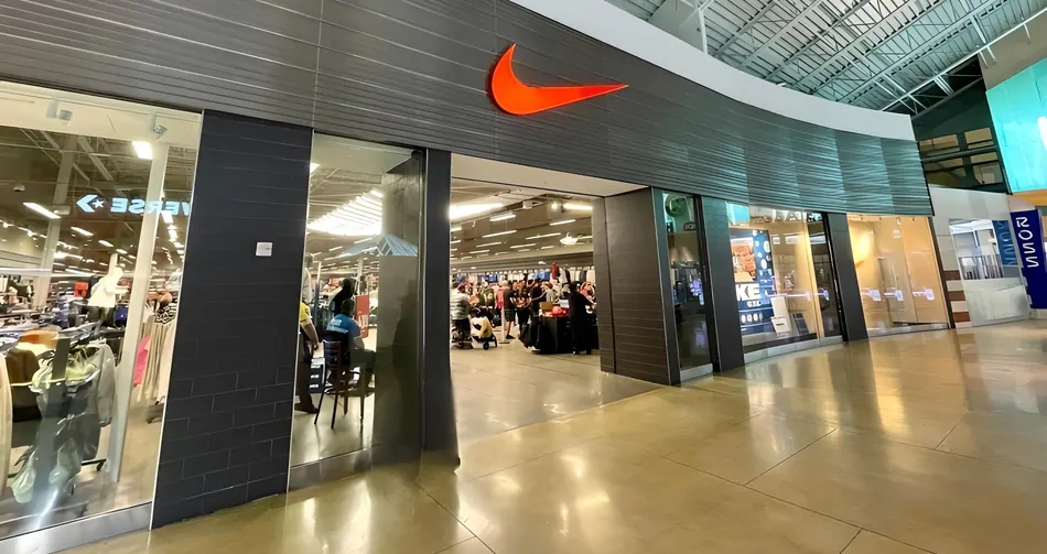 Cheap sneakers in Miami: Discover 12 stores and 4 Outlets to buy more and pay less!