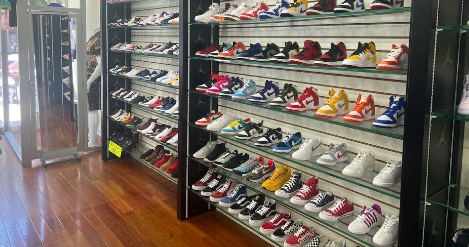 tiendas de zapatillas en Brooklyn, Nueva York Sneaker Spot Inc